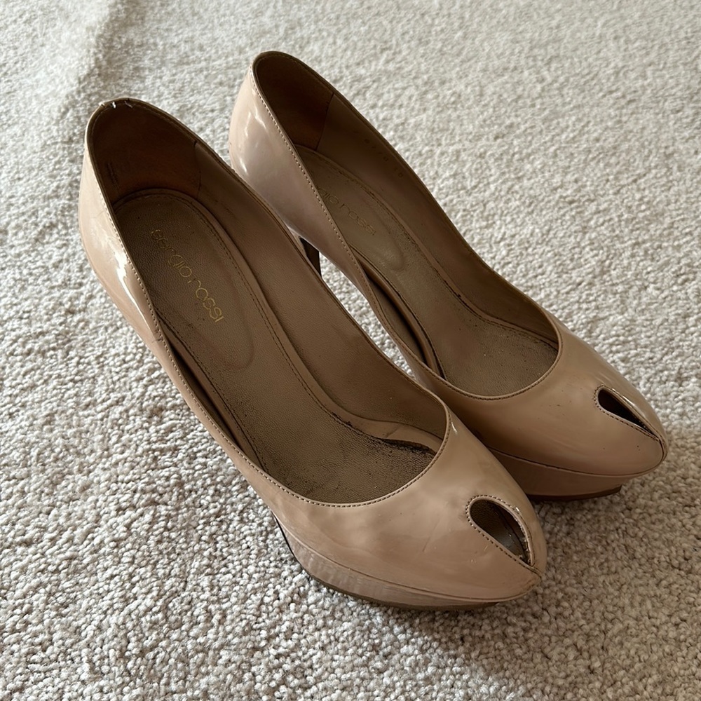 Sergio Rossi heels in size 38. Beige